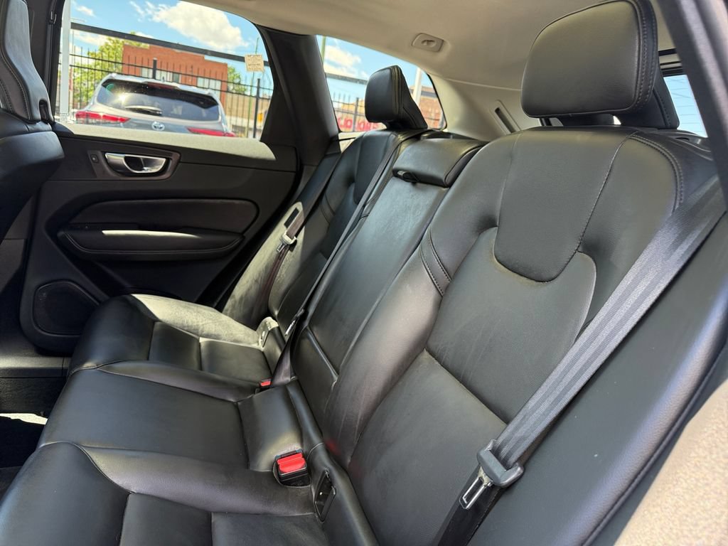 Used 2025 Volvo XC60 B5 Core AWD/4WD image 26