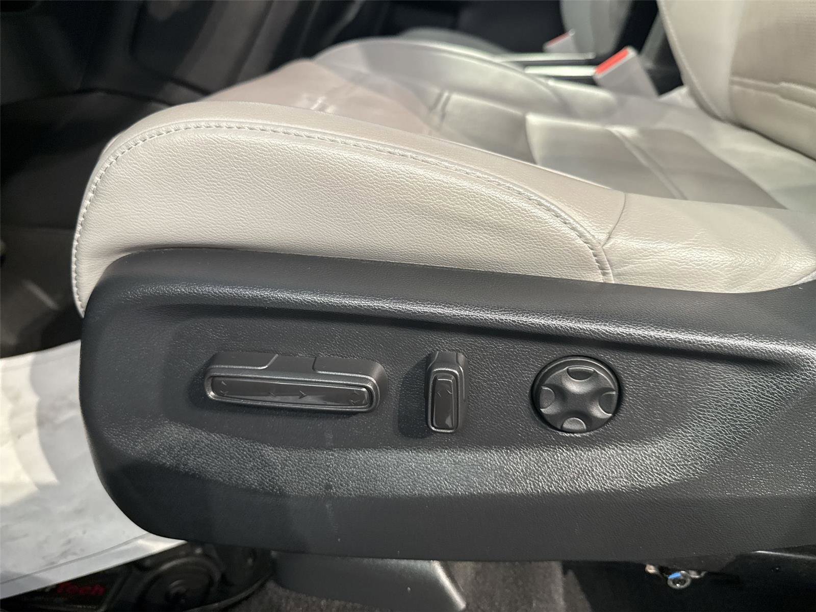 Used 2020 Honda CR-V EX-L image 14