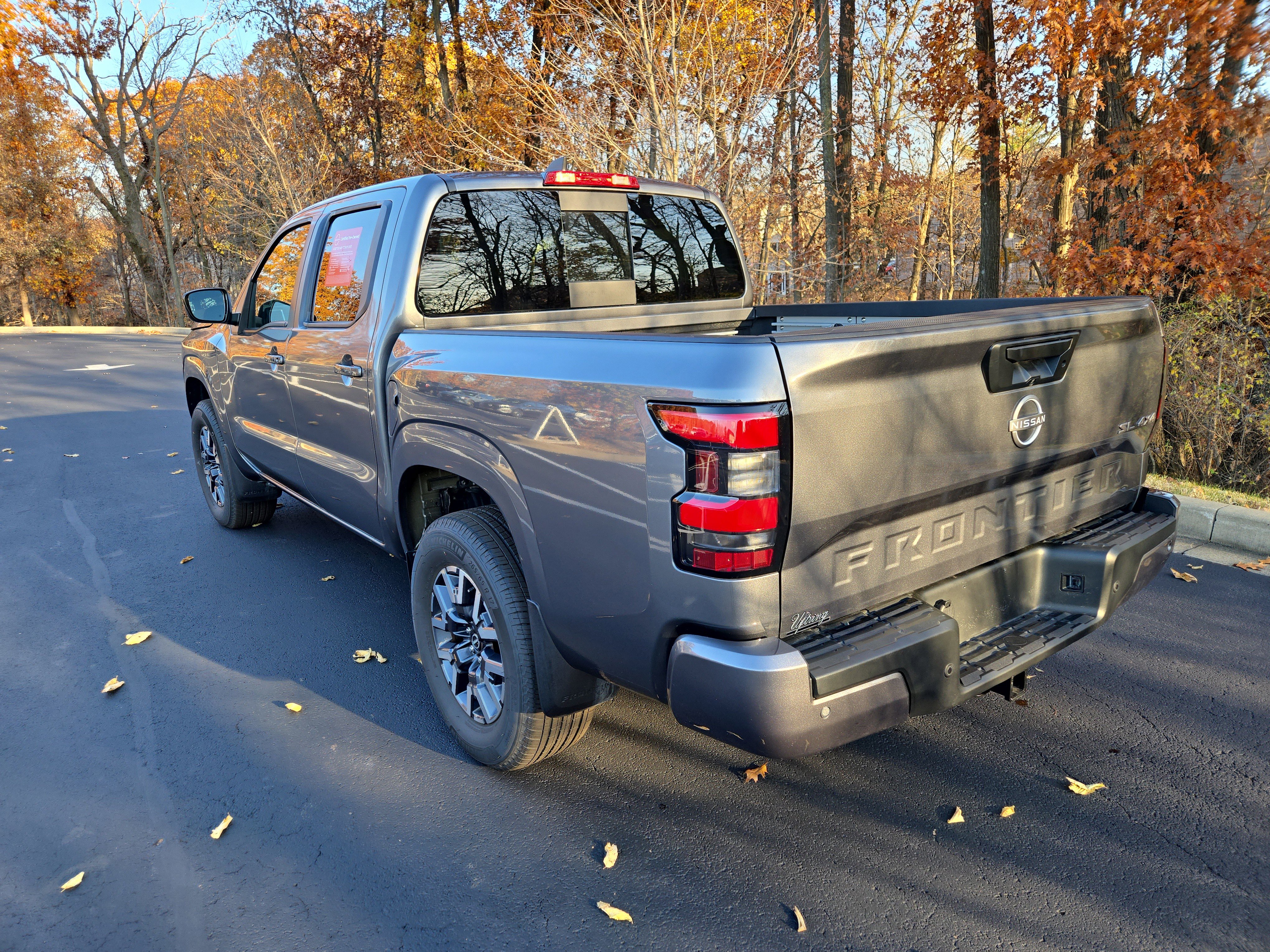 Certified 2024 Nissan Frontier SL w/ Technology Package image 7