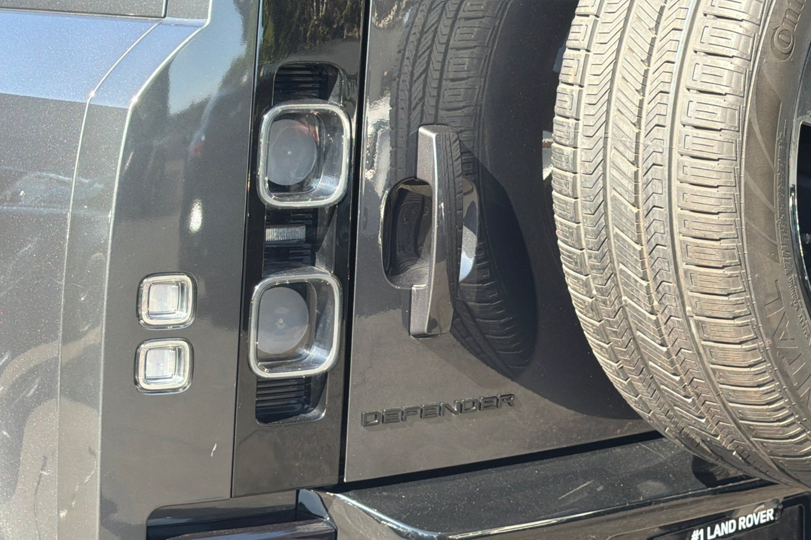 Used 2023 Land Rover Defender 110 X AWD/4WD image 18
