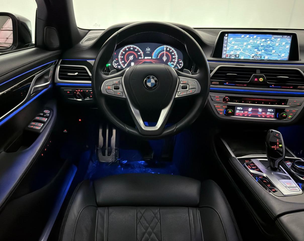 Used 2018 BMW 740e xDrive AWD/4WD image 33