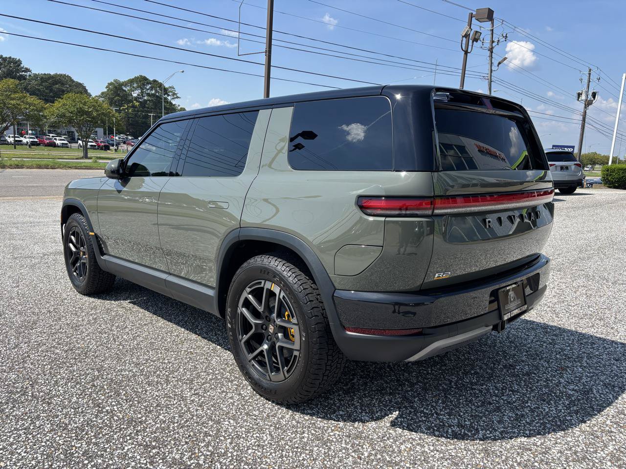 Used 2027 Rivian R2 Performance Dual AWD/4WD image 4