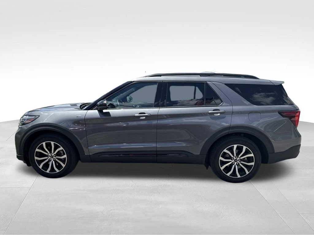 Used 2025 Ford Explorer ST-Line w/ Premium Package RWD image 6