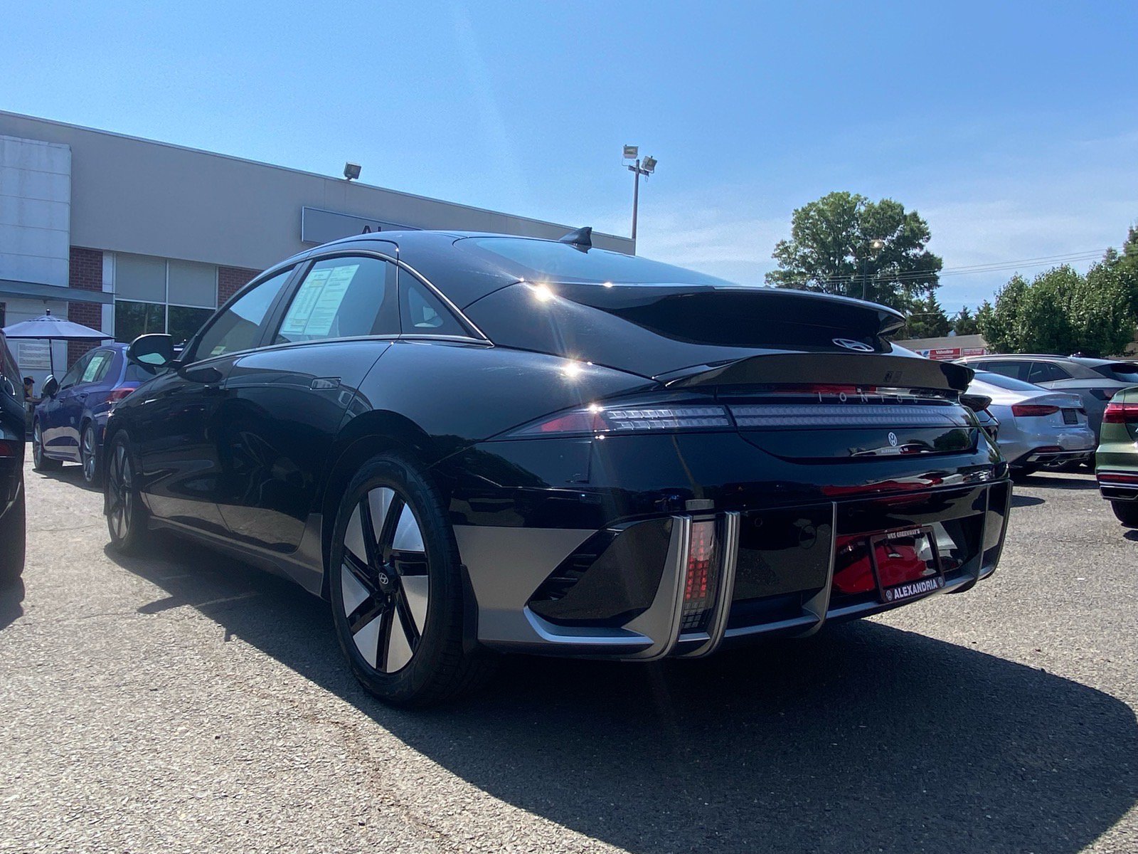Used 2024 Hyundai Ioniq 6 SE AWD/4WD image 3