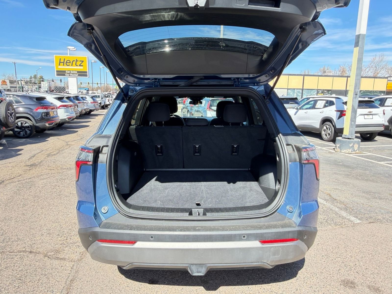 Used 2025 Chevrolet Equinox LT image 30