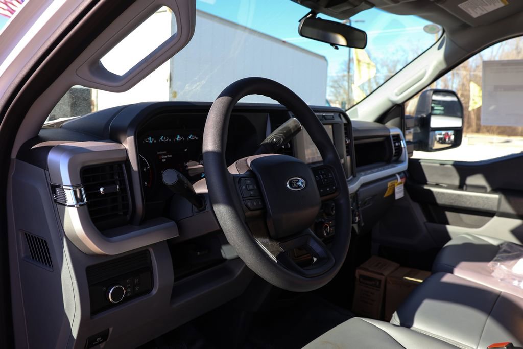 New 2024 Ford F550 4x4 Regular Cab Super Duty image 21