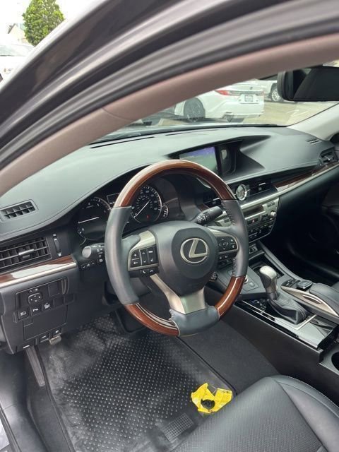 Used 2017 Lexus ES 350 w/ Navigation System Package image 13