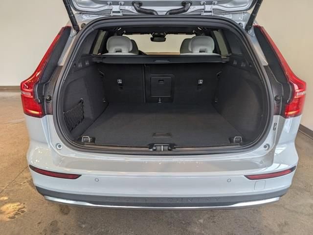 New 2026 Volvo V60 B5 Cross Country Ultra w/ Climate Package image 5