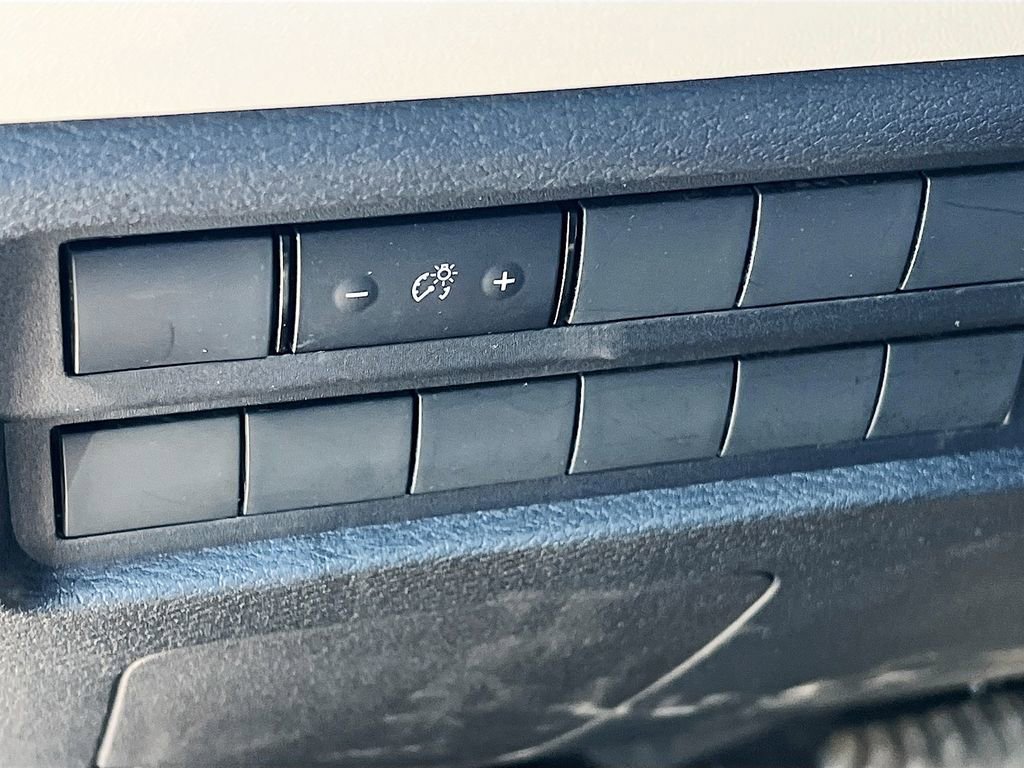 Used 2025 Mitsubishi Outlander SE image 10