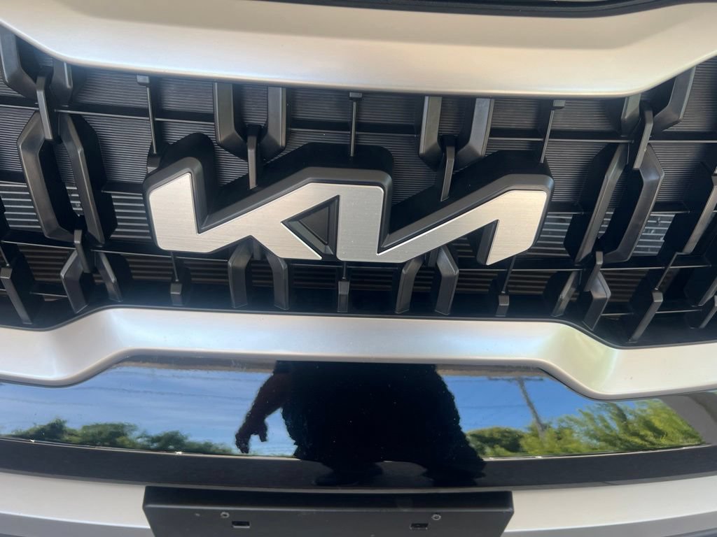 Certified 2025 Kia Telluride EX w/ EX Captain's Chair Package AWD/4WD image 30