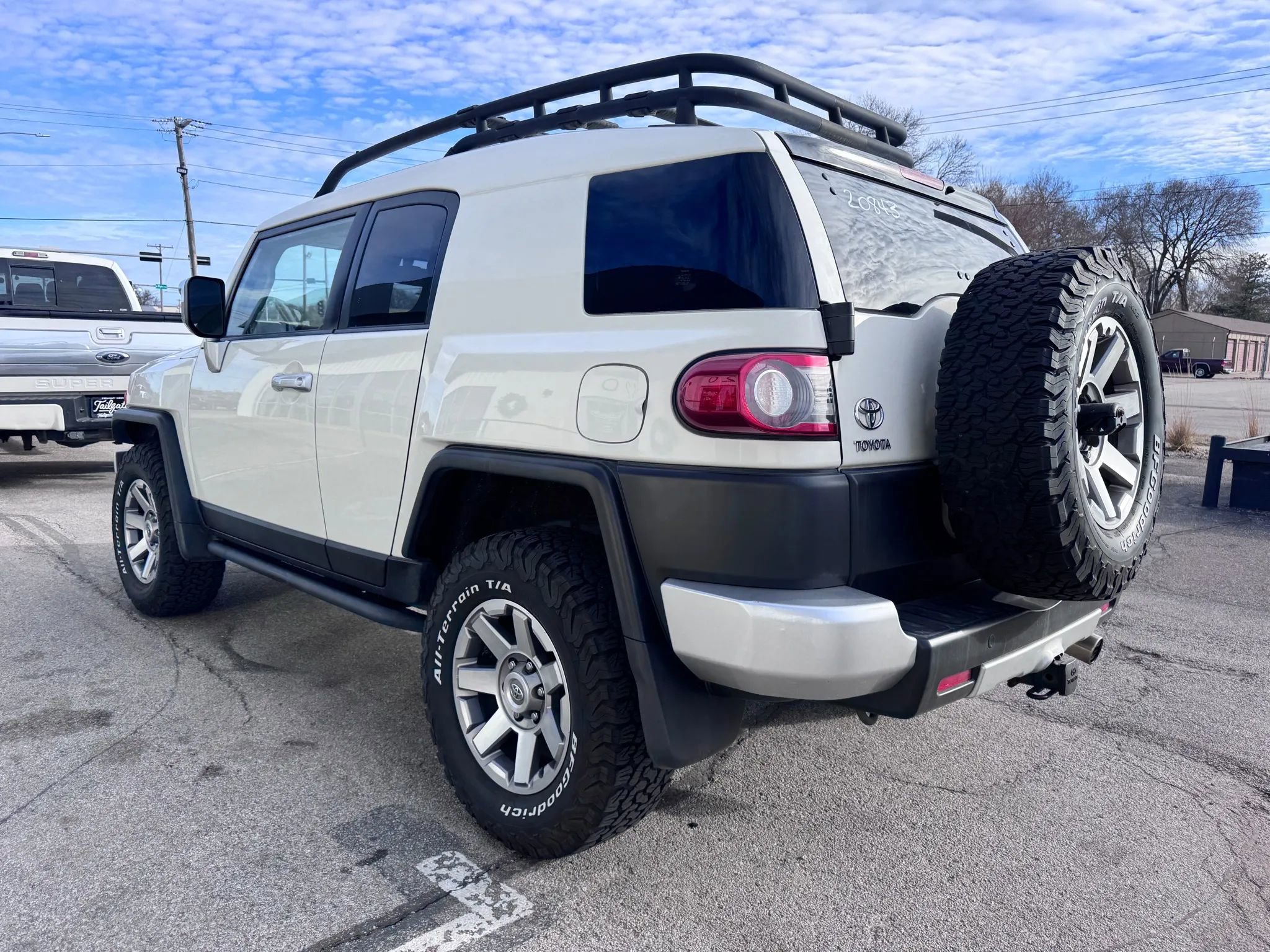 Used 2014 Toyota FJ Cruiser 4WD w/ Upgrade Package image 5