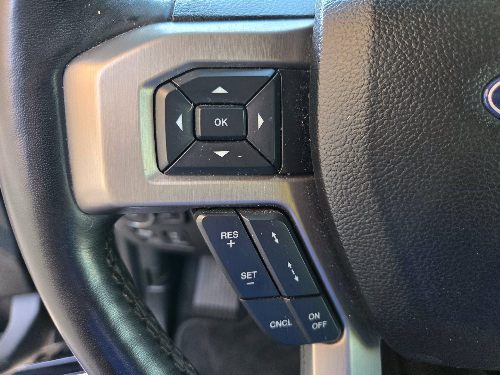 Used 2018 Ford F150 Platinum w/ Equipment Group 701A Luxury AWD/4WD image 12