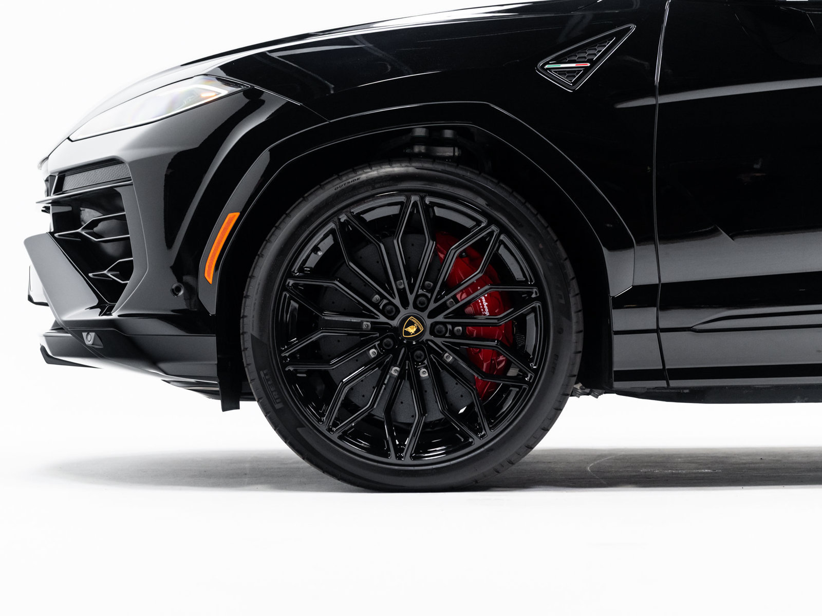 Used 2025 Lamborghini Urus SE AWD/4WD image 9