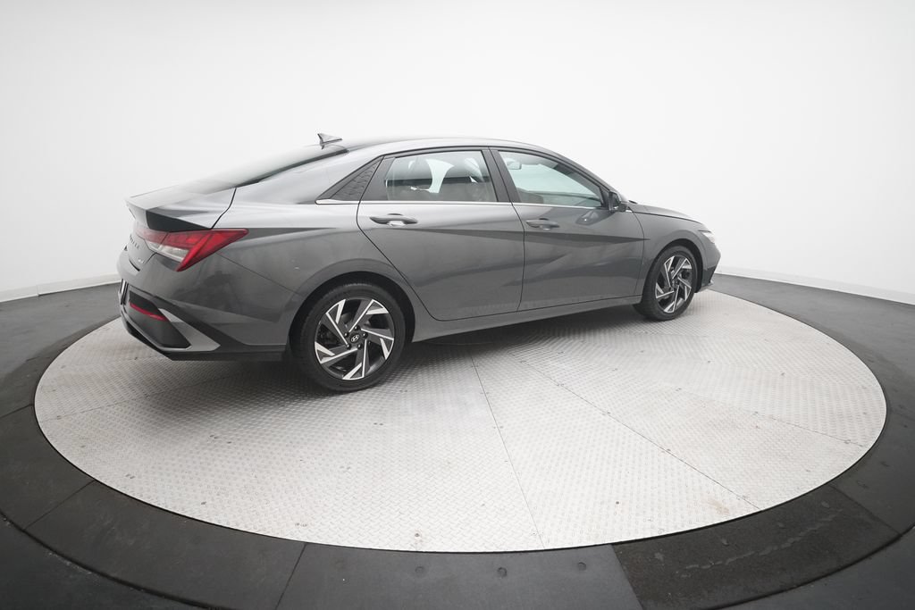 Used 2024 Hyundai Elantra Limited FWD image 35