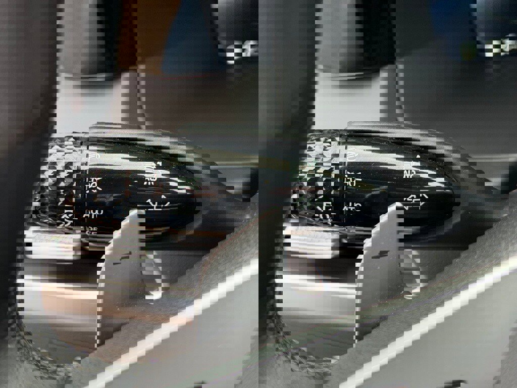 Used 2024 Hyundai Palisade Calligraphy image 21