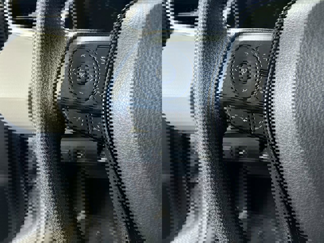 Used 2025 Toyota Corolla LE image 16