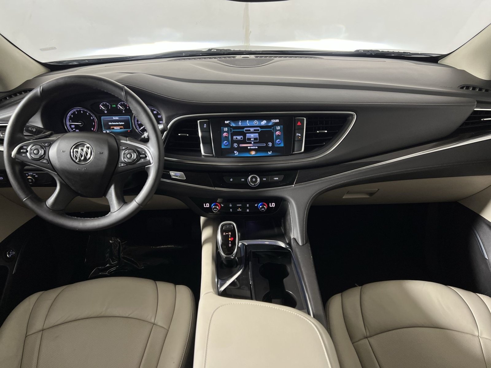 Used 2018 Buick Enclave Essence FWD image 22