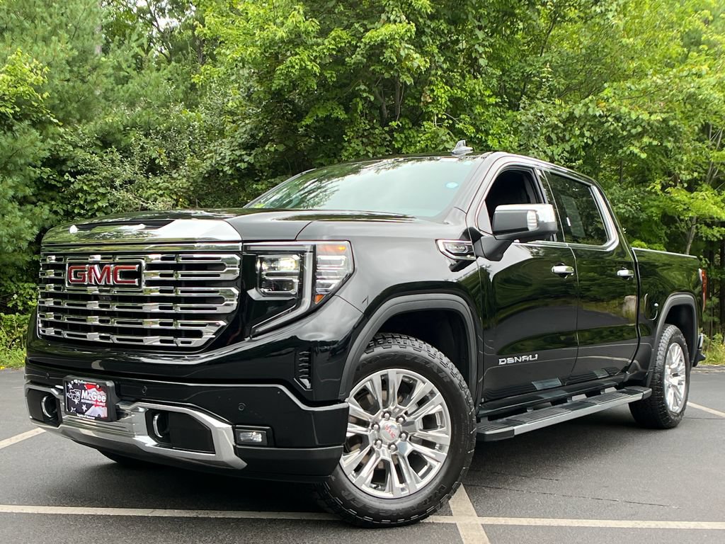 Used 2024 GMC Sierra 1500 Denali w/ Technology Package AWD/4WD image 1