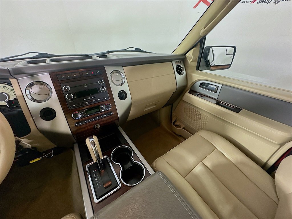 Used 2013 Ford Expedition XLT image 11