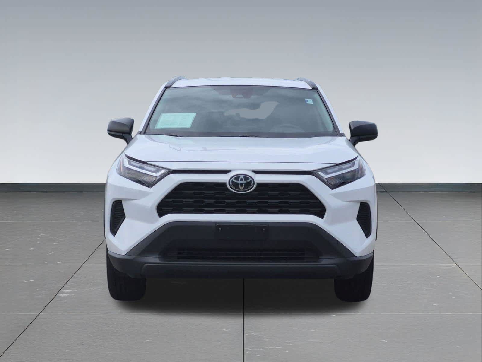 Used 2025 Toyota RAV4 LE AWD/4WD image 9