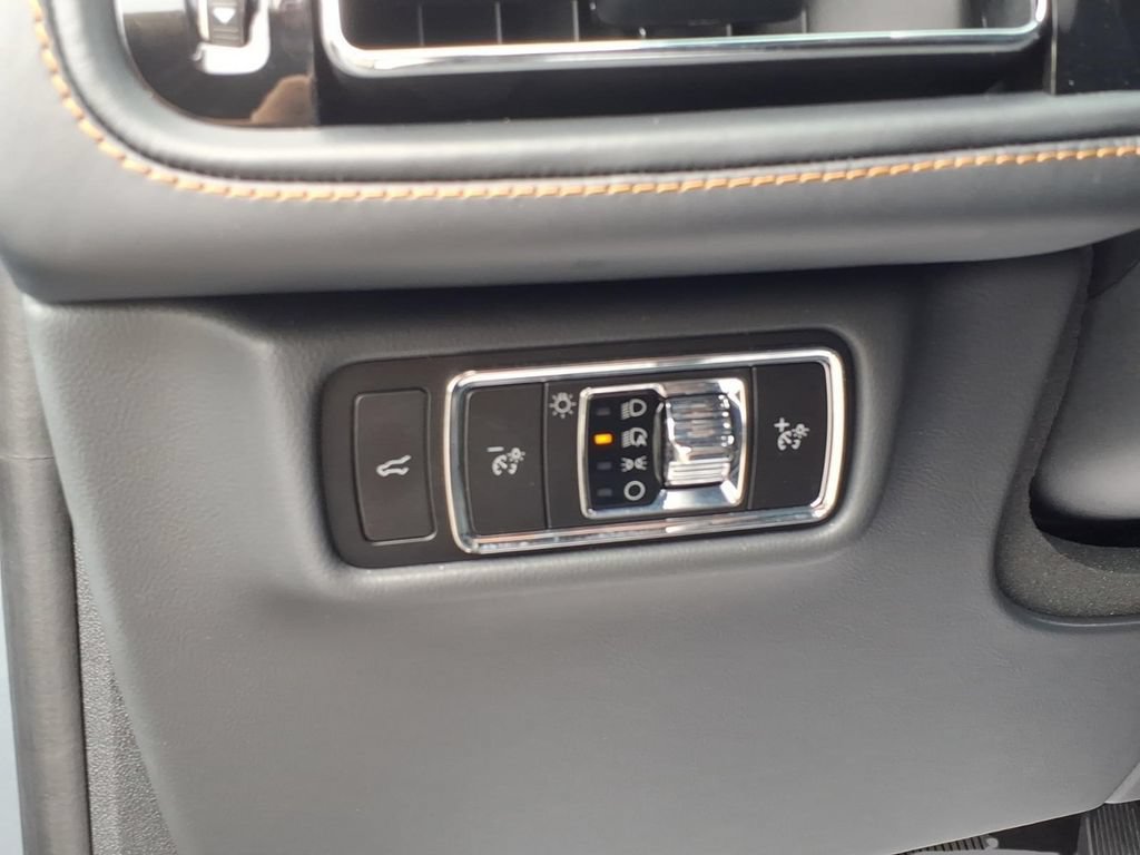 Used 2025 Lincoln Aviator Black Label w/ Jet Appearance Package AWD/4WD image 19