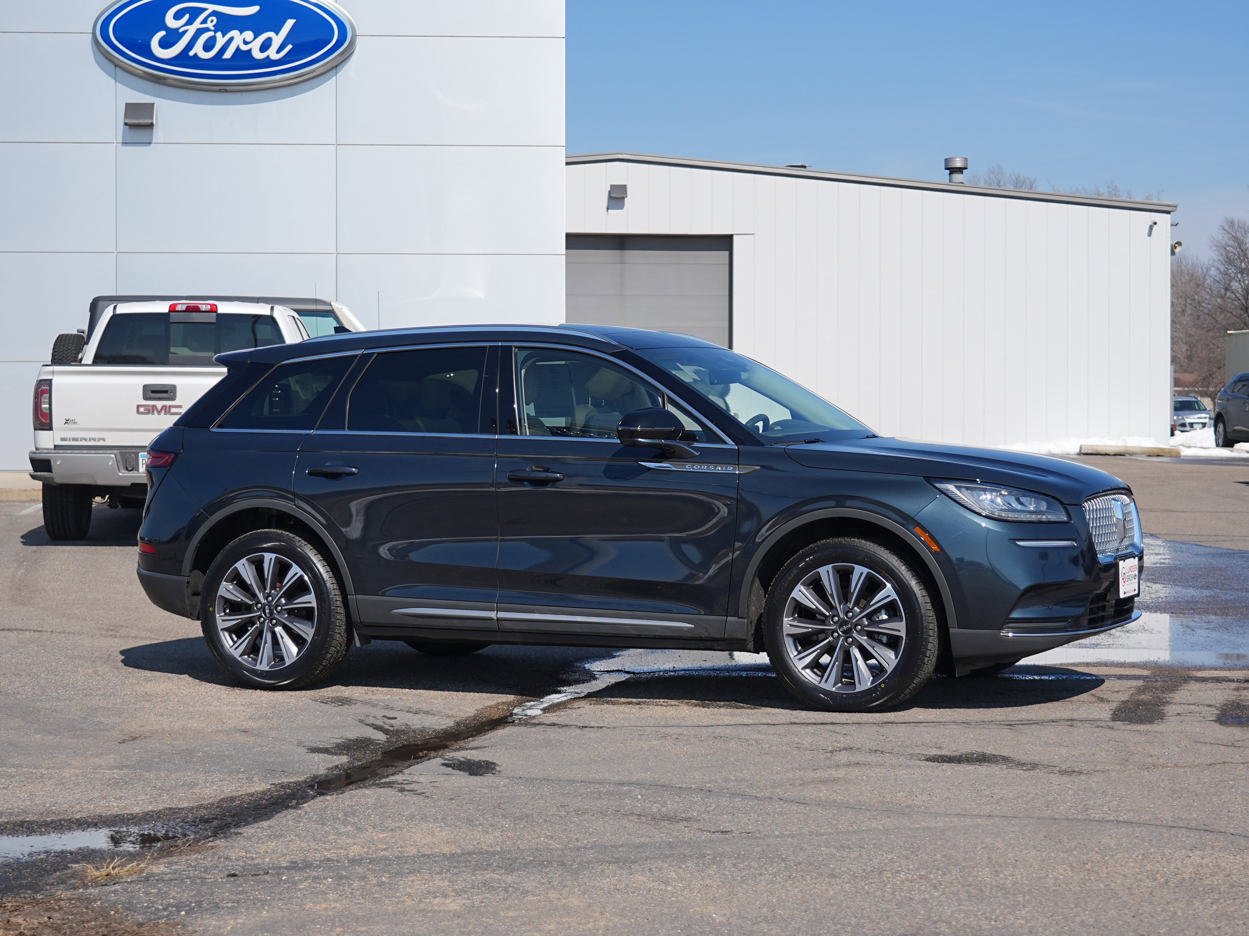 Used 2022 Lincoln Corsair Reserve w/ Elements Package image 2