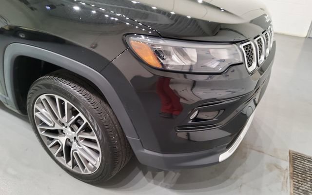 Used 2023 Jeep Compass Limited w/ Elite Group AWD/4WD image 7