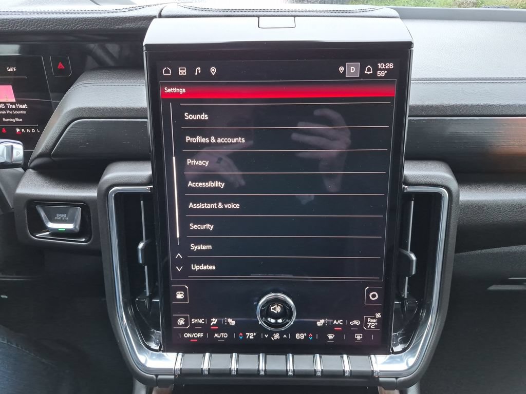 Certified 2025 GMC Yukon Denali RWD image 28
