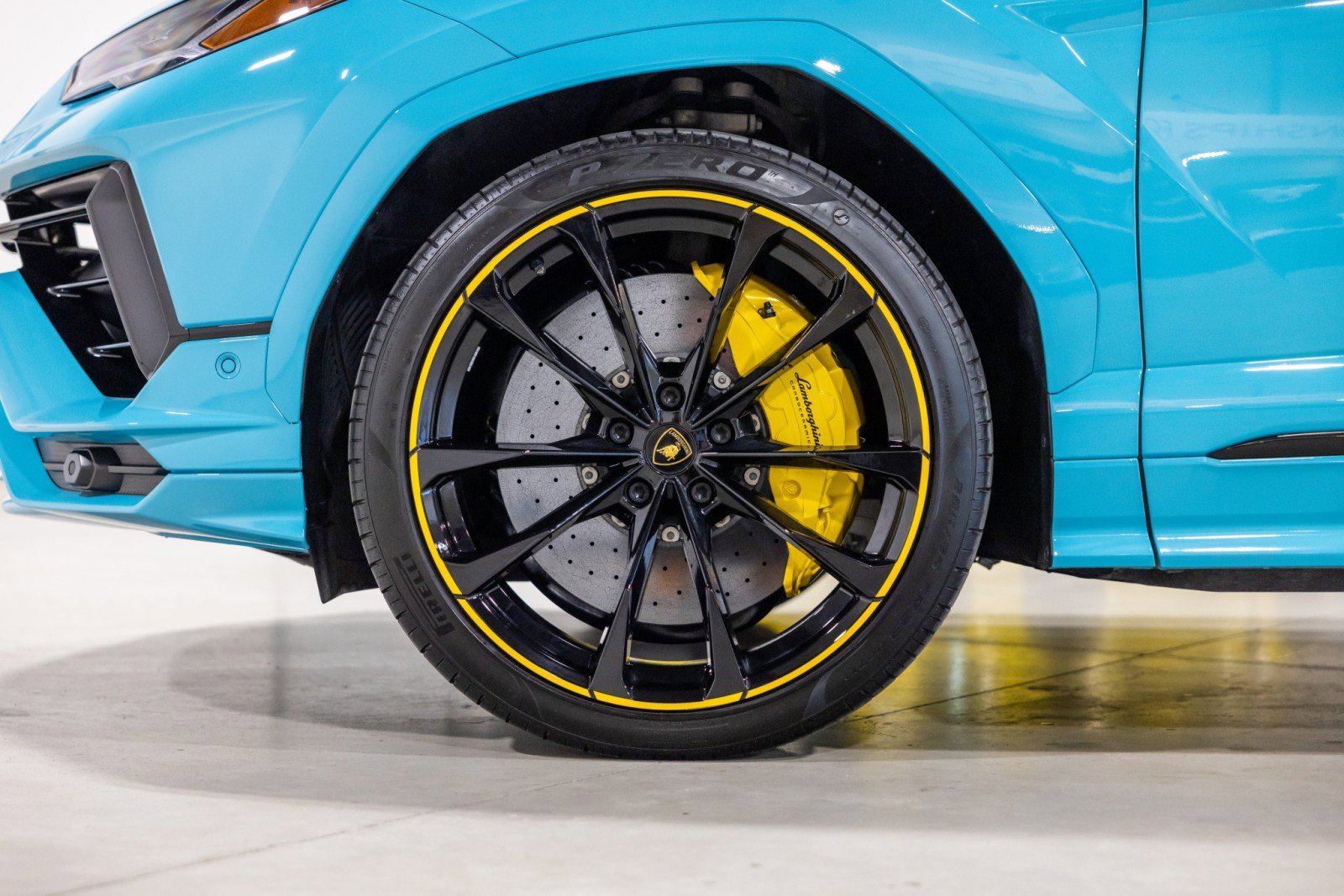 Used 2024 Lamborghini Urus S AWD/4WD image 18