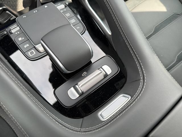 Used 2025 Mercedes-Benz GLS 63 AMG 4MATIC image 31