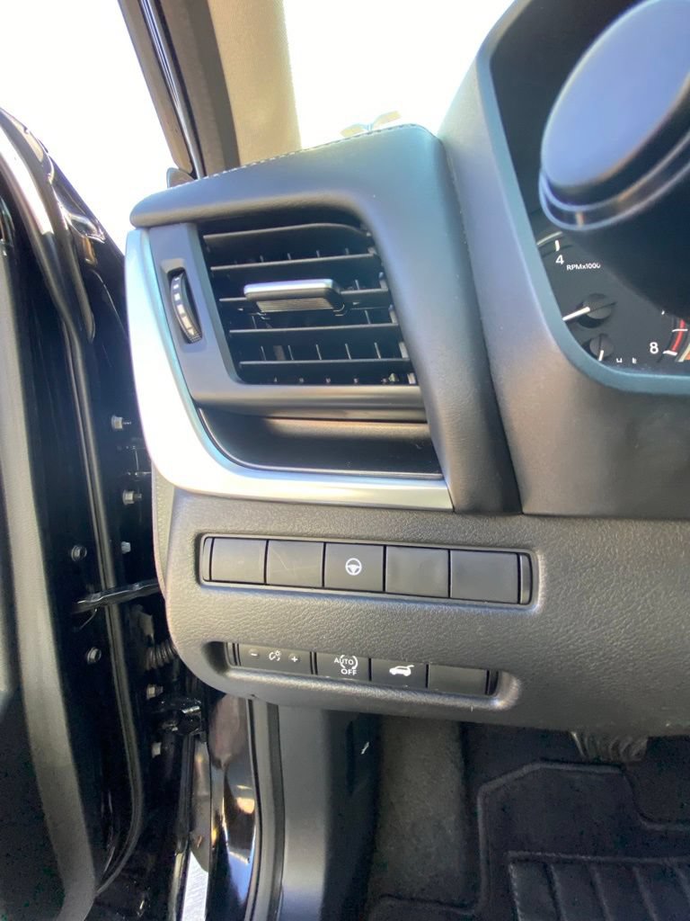 Used 2023 Nissan Rogue SV w/ SV Premium B Package FWD image 12