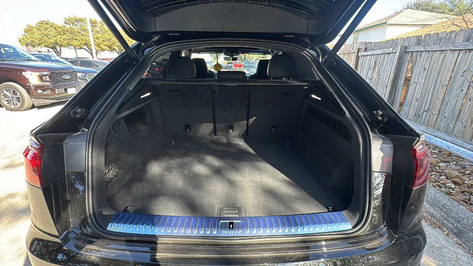 New 2026 Audi SQ8 Prestige image 25