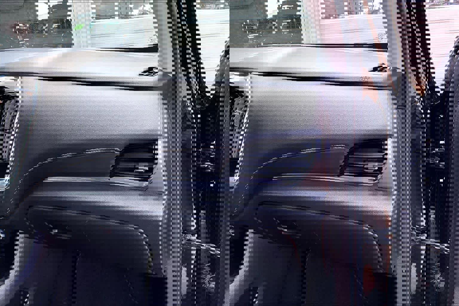 Used 2020 Chevrolet Traverse LS image 17