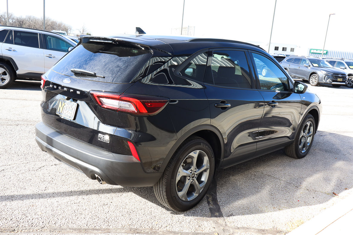 Used 2025 Ford Escape ST-Line AWD/4WD image 4