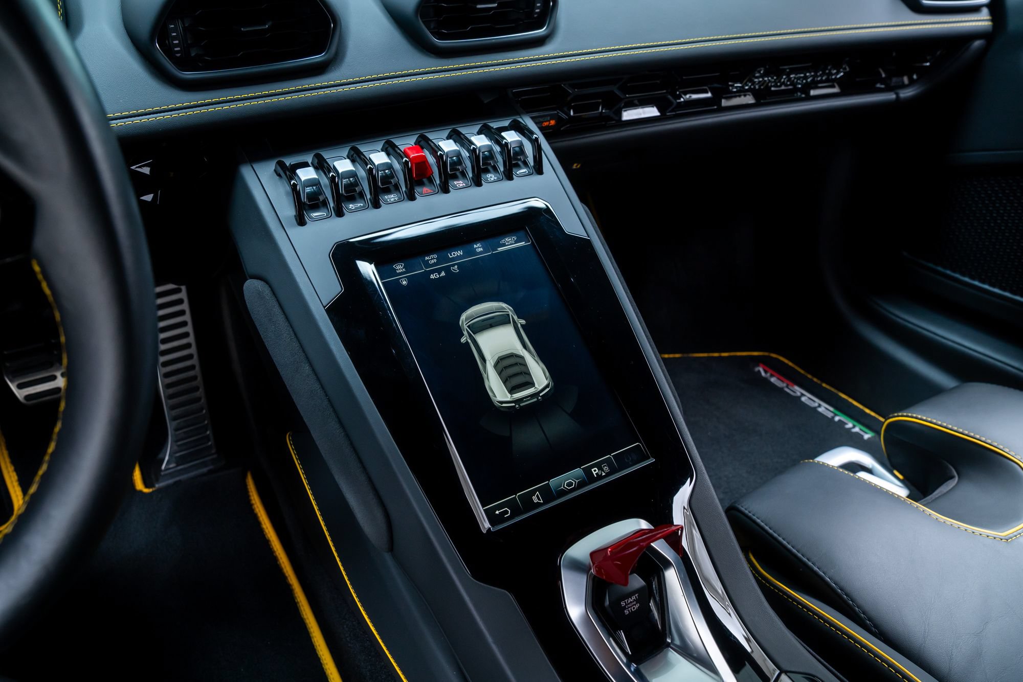 Used 2022 Lamborghini Huracan EVO RWD image 24