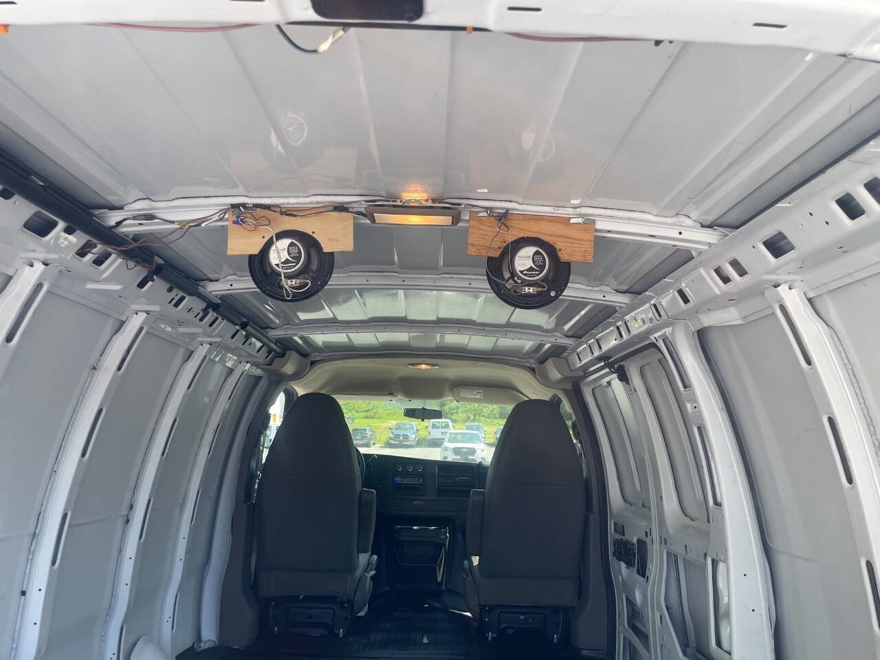 Used 2012 Chevrolet Express 1500 RWD image 17