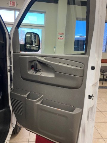 Used 2014 Chevrolet Express 3500 LT w/ LT Preferred Equipment Group image 10