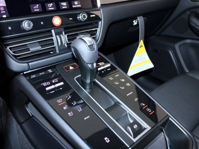 New 2025 Porsche Macan image 14