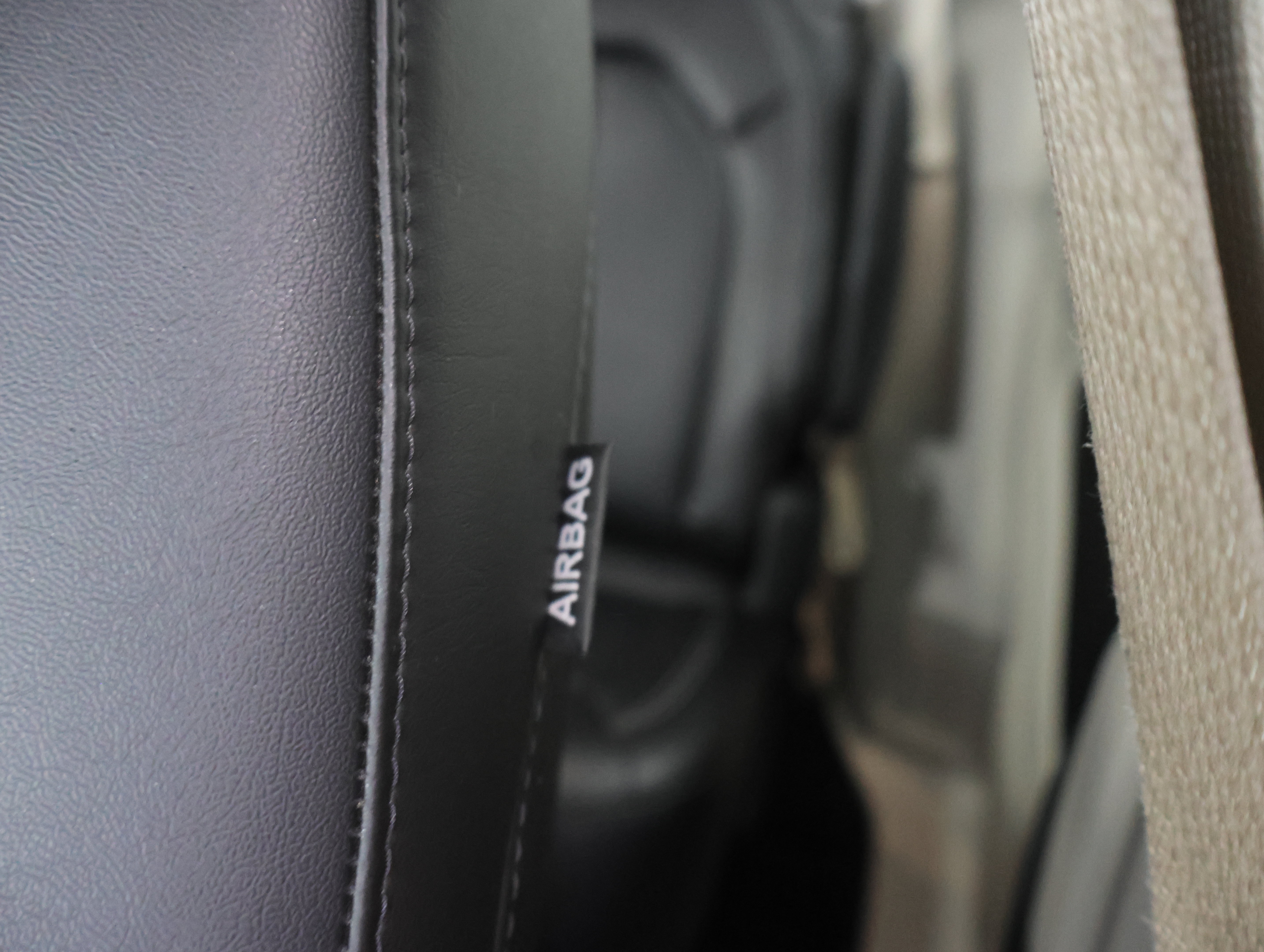 Used 2024 Chrysler Pacifica Touring-L FWD image 40