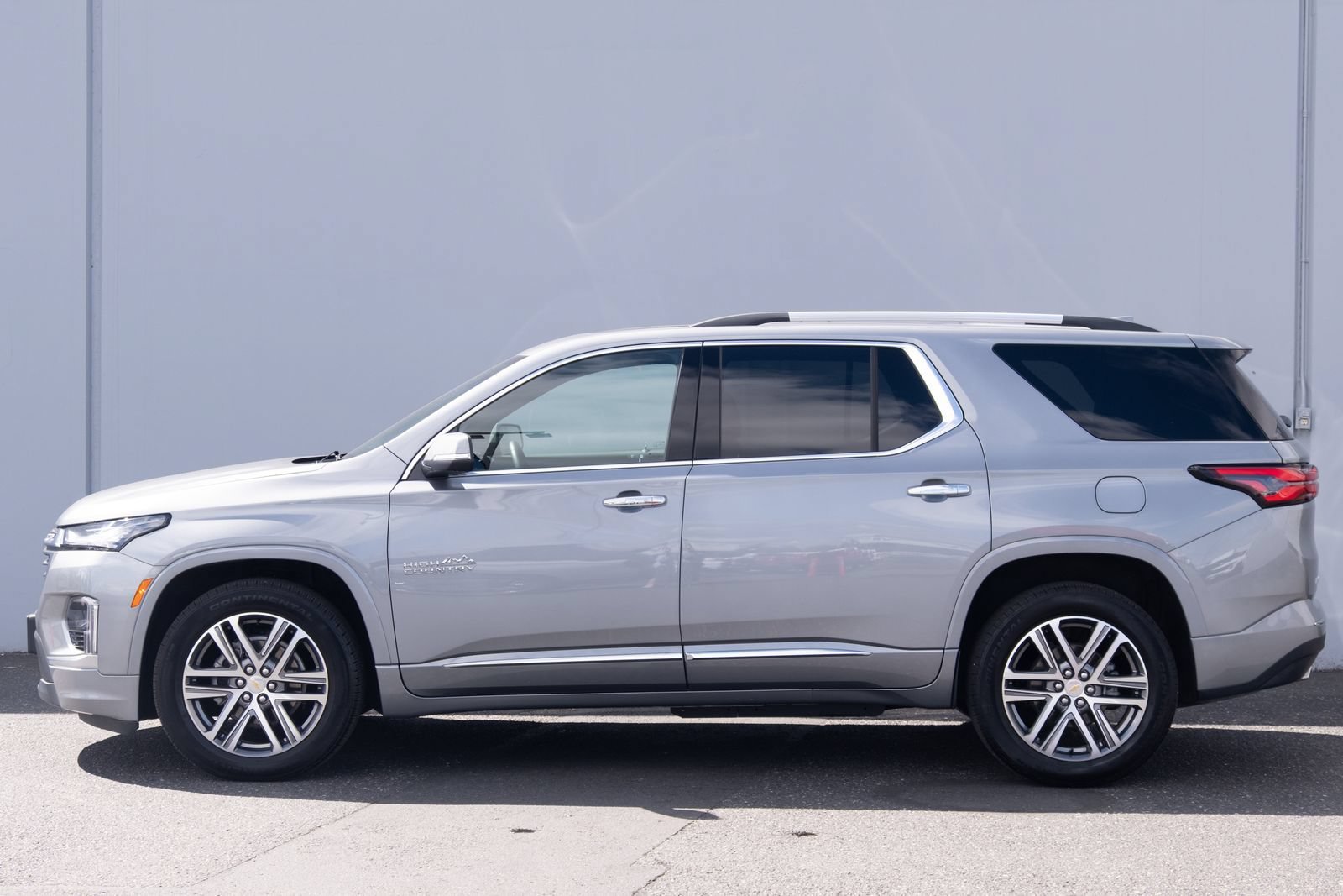 Used 2023 Chevrolet Traverse High Country AWD/4WD image 31