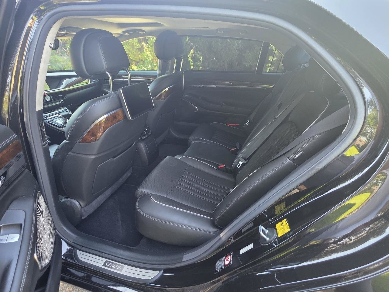 Used 2018 Genesis G90 5.0 Ultimate AWD/4WD image 10