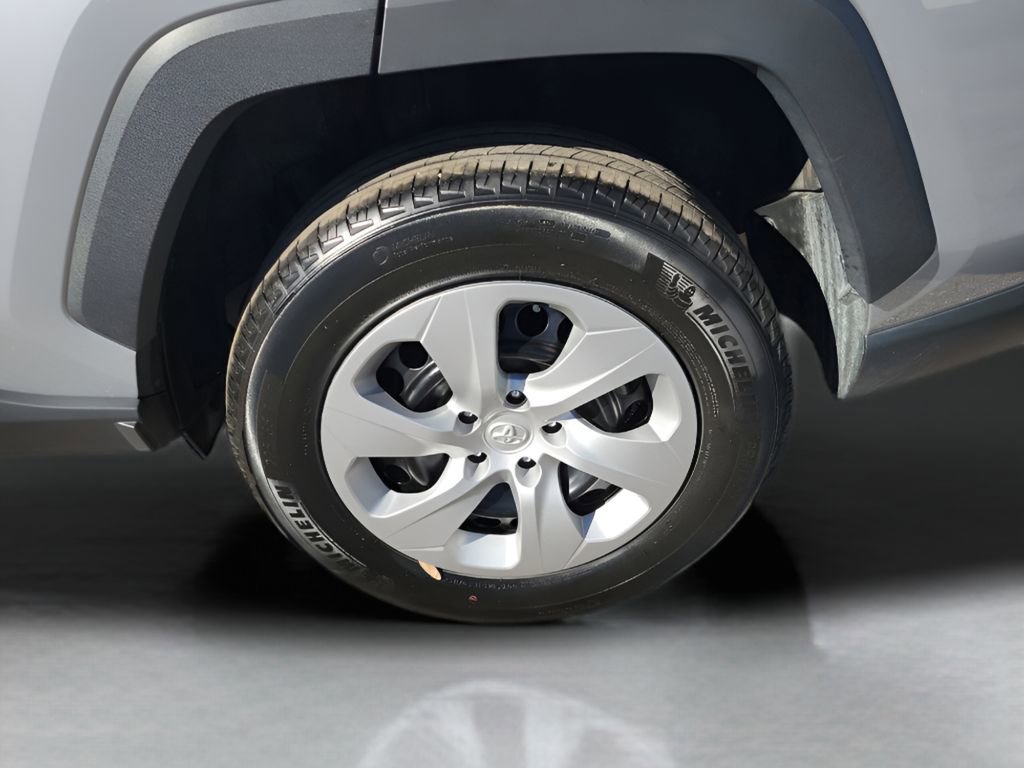 Used 2024 Toyota RAV4 LE FWD image 27