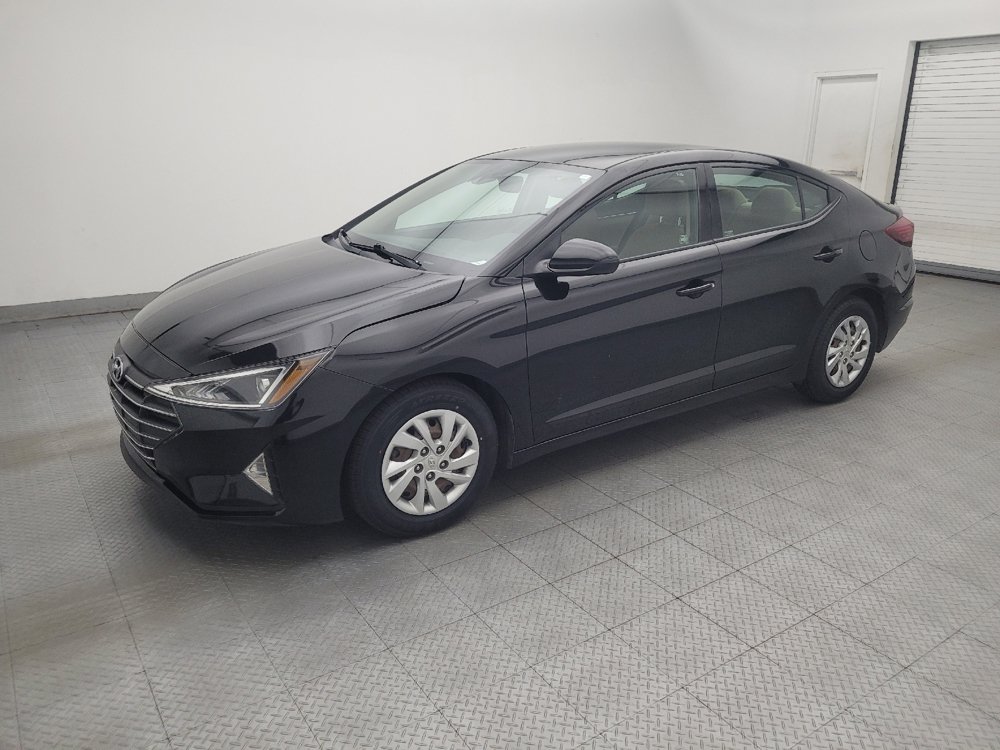 Used 2020 Hyundai Elantra SE FWD image 2