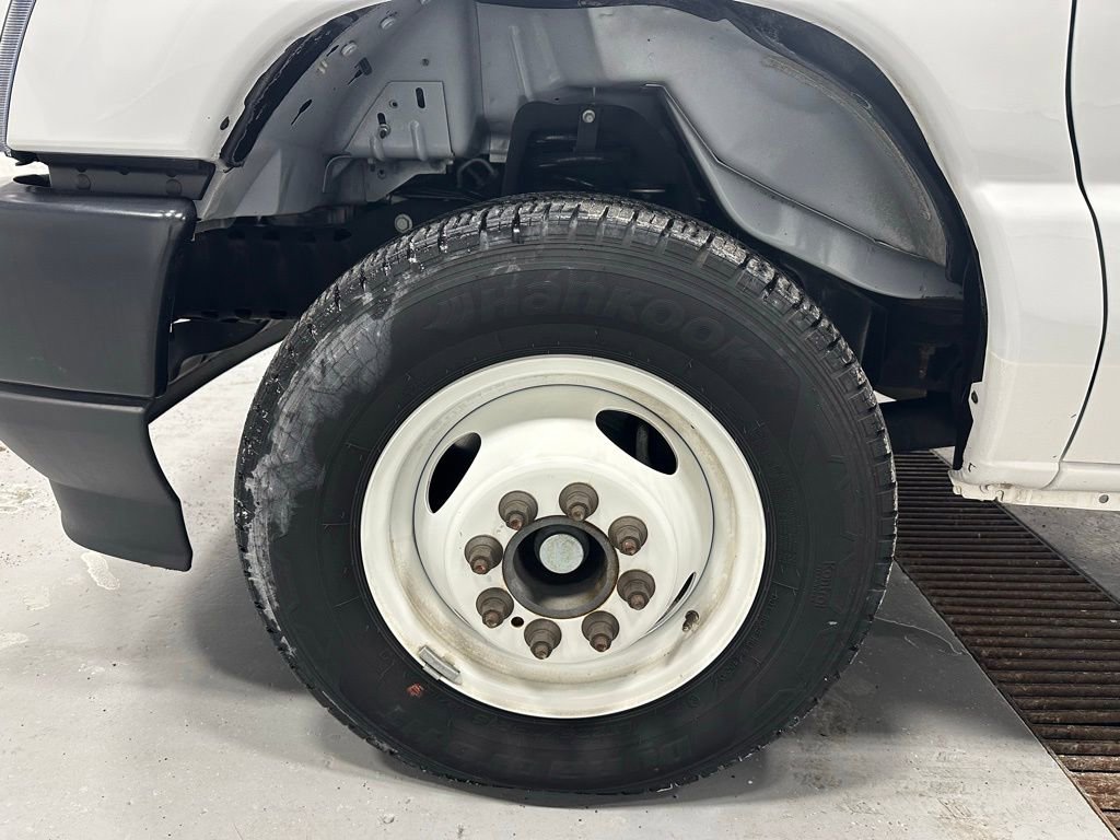 Used 2024 Ford E-350 and Econoline 350 Super Duty image 45