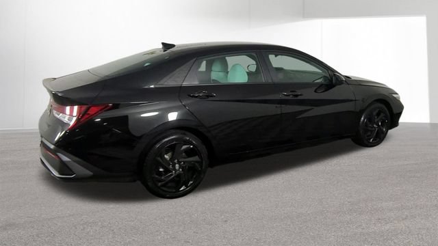 New 2026 Hyundai Elantra Sport FWD image 9