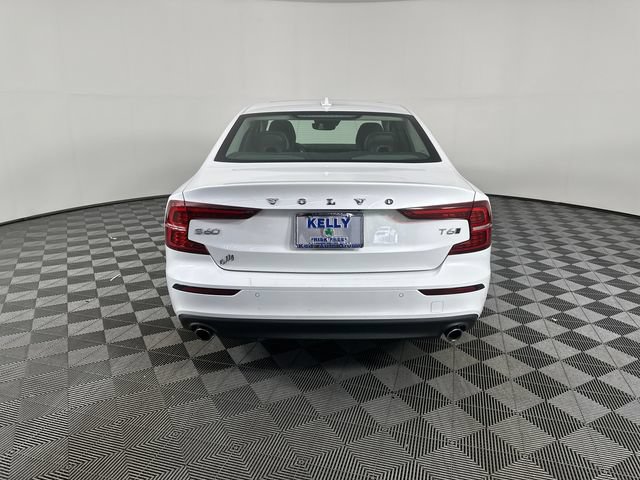 Used 2021 Volvo S60 T6 Momentum AWD/4WD image 6