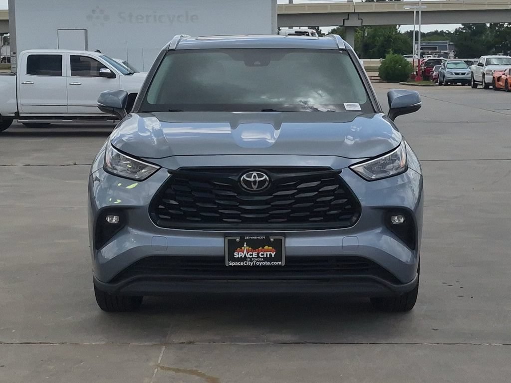 Used 2020 Toyota Highlander XLE FWD image 9