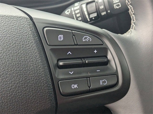 Used 2024 Hyundai Venue SEL image 17