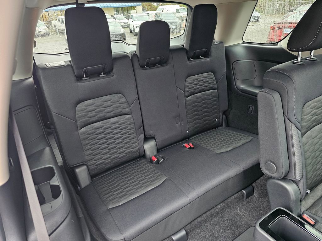 New 2025 Nissan Pathfinder SV w/ SV Premium Package image 29