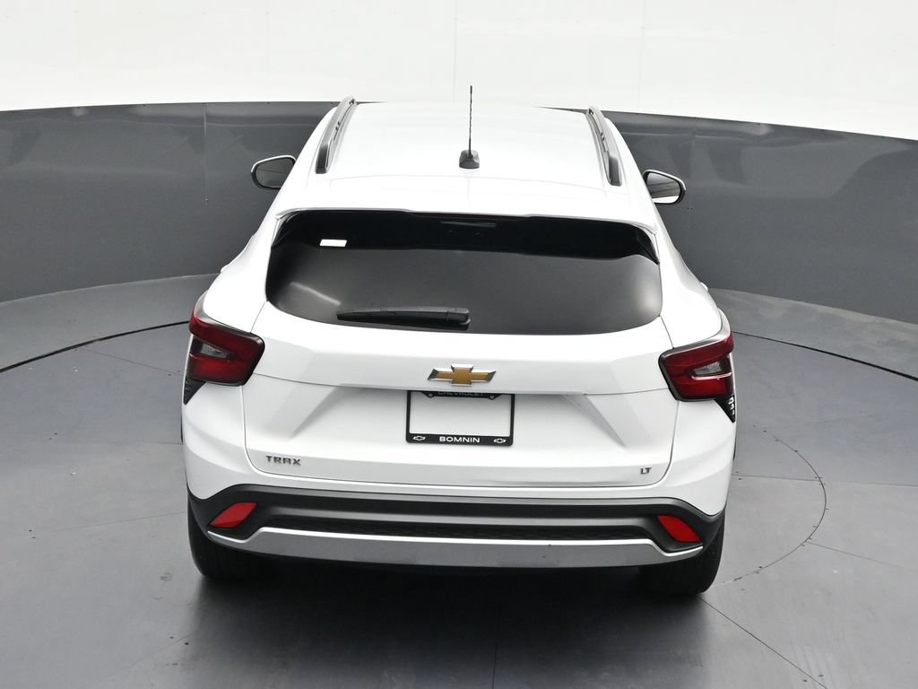 Used 2025 Chevrolet Trax LT FWD image 24